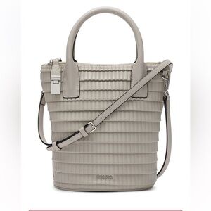 NEW! CALVIN KLEIN Modern Essentials Bucket Bag in Fawn